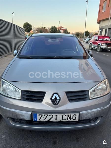 Gris / plata Usado 2003 Renault Mégane II Privilege Berlina | 1700 € (Buen precio) - Imagen 1/4