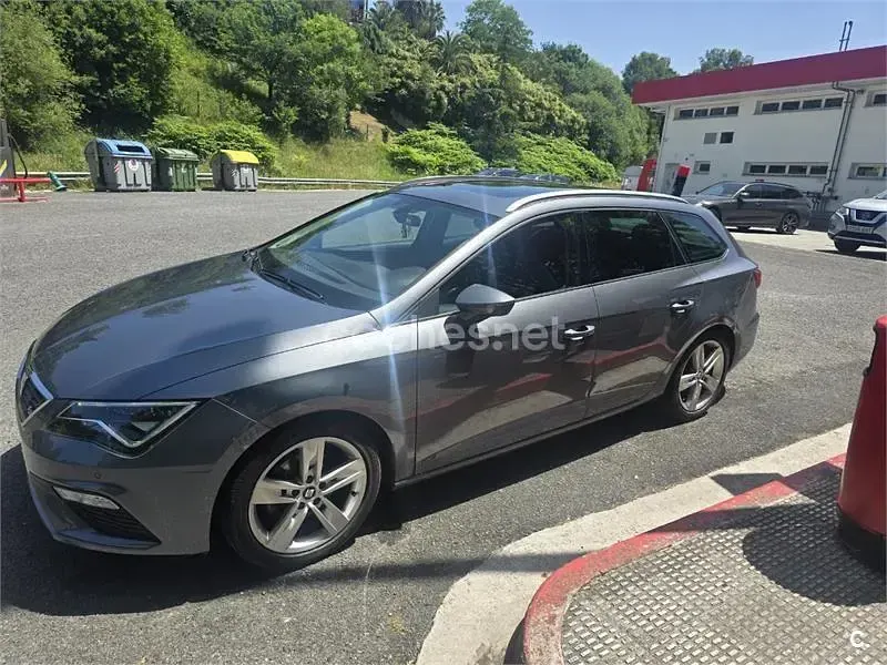 Usado Seat Leon ST FR 150 CV (110 kW) 2017 Gris / plata Familiar