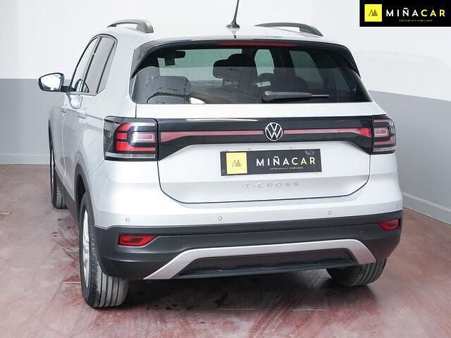 Usado VW T-Cross Advance 110 CV (80 kW) 2023 Gris SUV