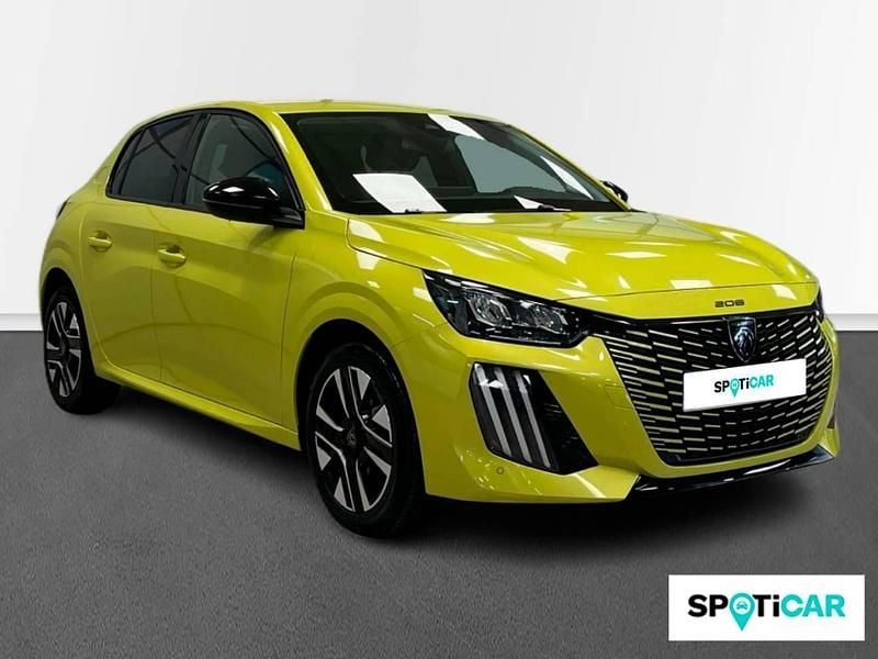 Usado Peugeot 208 Allure 100 CV (73 kW) 2024 Dorado Utilitario