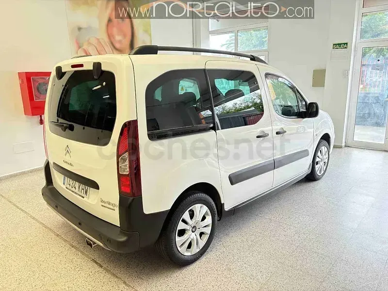 Käytetty Citroën Berlingo Shine 102 HP (75 kW) 2018 Valkoinen Tila-auto