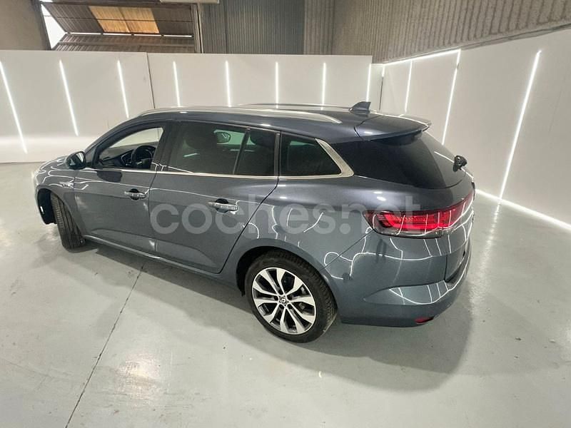 Usado Renault Mégane GrandTour Techno 115 CV (84 kW) 2023 Gris / plata Familiar