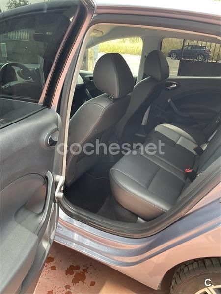 Usado Seat Ibiza CONNECT 95 CV (69 kW) 2016 Gris / plata Berlina