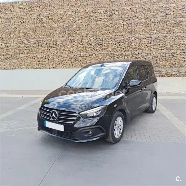 Occasion Mercedes T180 131 PK (96 kW) 2024 Zwart MPV