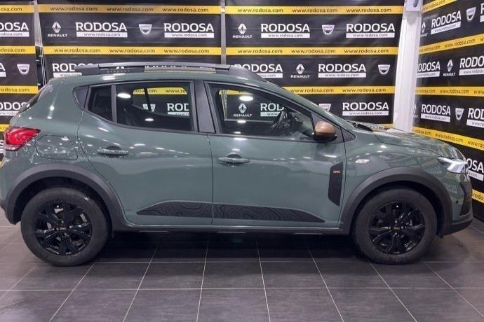 Usado Dacia Sandero Extreme 92 CV (67 kW) 2024 Verde Utilitario