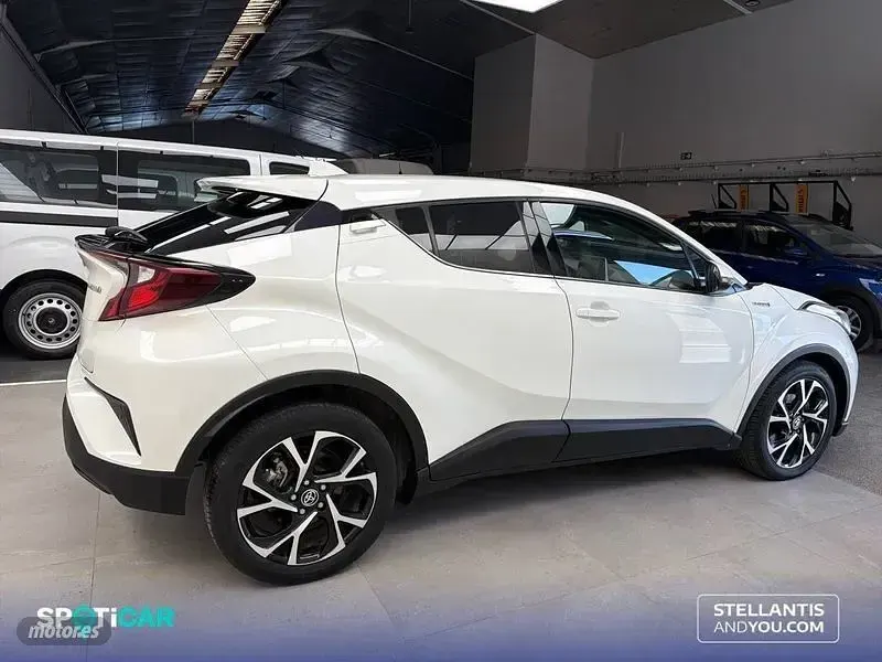 Usado Toyota C-HR Advance 122 CV (89 kW) 2021 Gris SUV