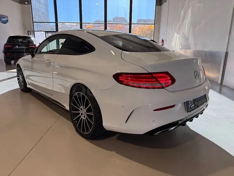 Usado Mercedes C220 170 CV (125 kW) 2016 Blanco Coupe