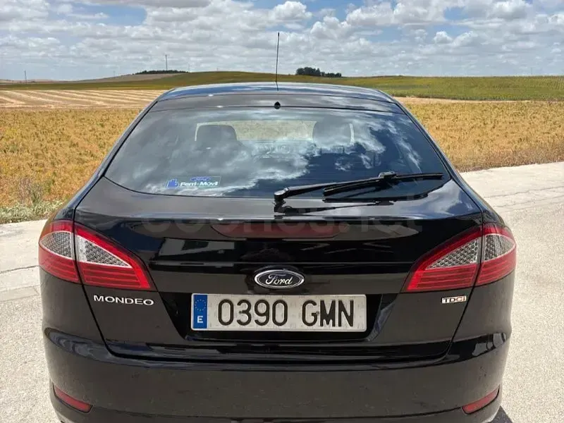 Usado Ford Mondeo Titanium 140 CV (102 kW) 2009 Negro Familiar