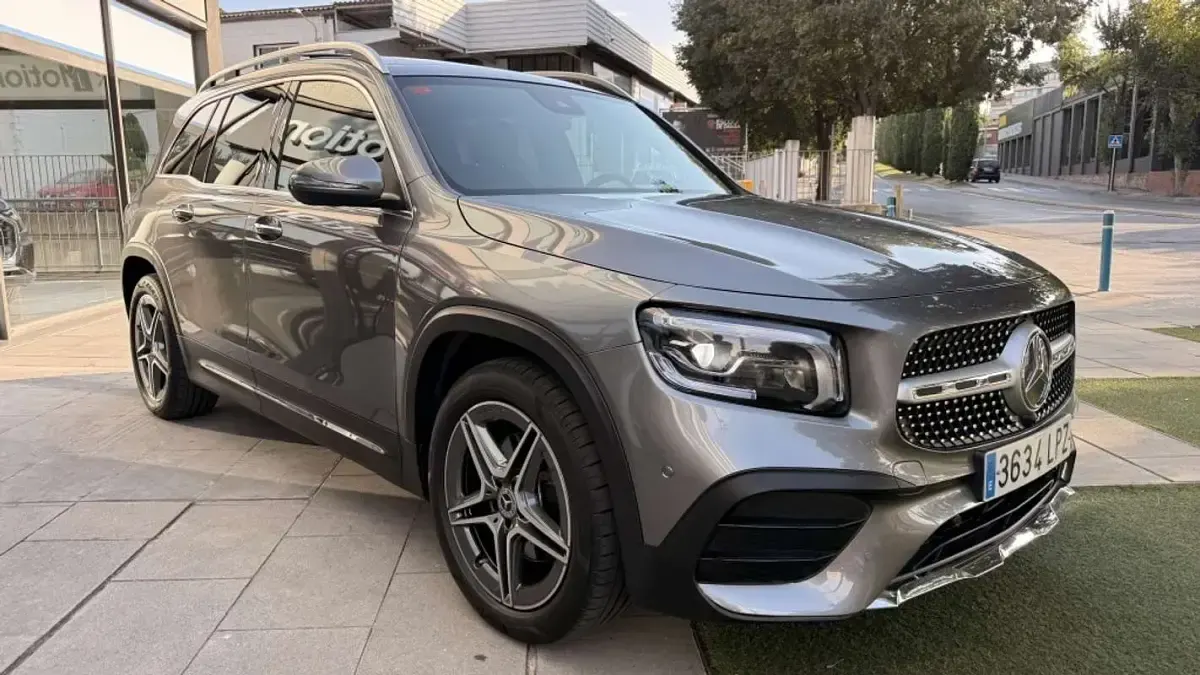 Usado Mercedes GLB200 150 CV (110 kW) 2021 Gris SUV