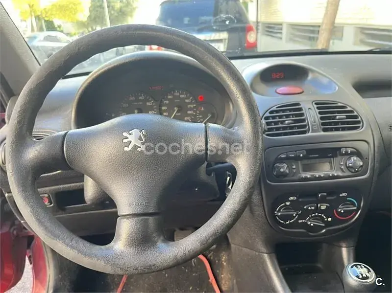 Begagnad Peugeot 206 75 HK (55 kW) 2000 Röd Sedan