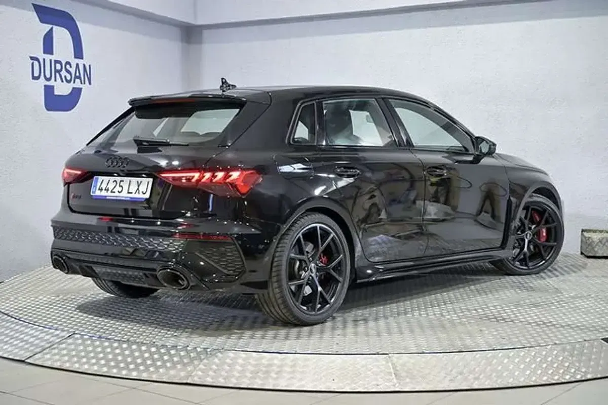 Usado Audi RS3 Sportback Sport 400 CV (294 kW) 2022 Negro Utilitario