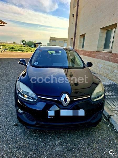 Usado Renault Mégane GrandTour Dynamique 110 CV (80 kW) 2014 Negro Familiar