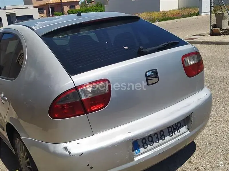 Usado Seat Leon Sport 110 CV (80 kW) 2001 Blanco Utilitario