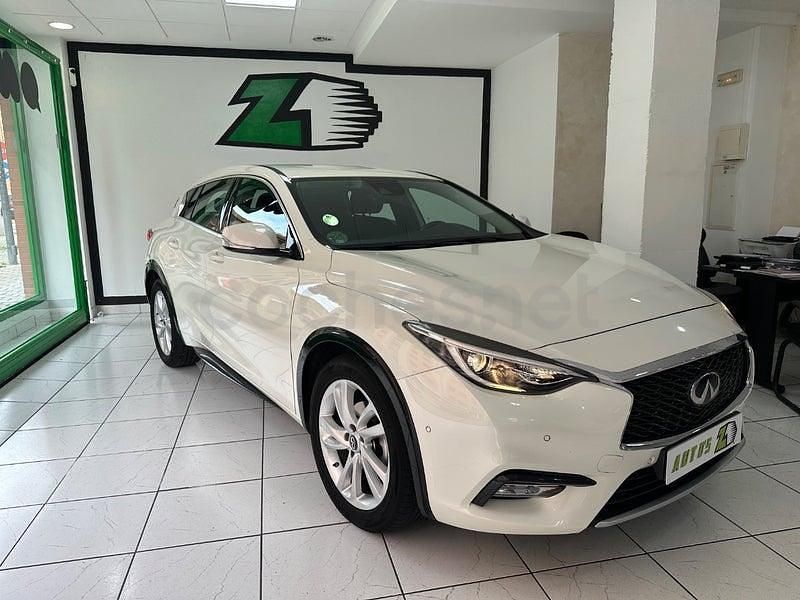 Usado Infiniti Q30 Premium 122 CV (89 kW) 2019 Blanco Berlina