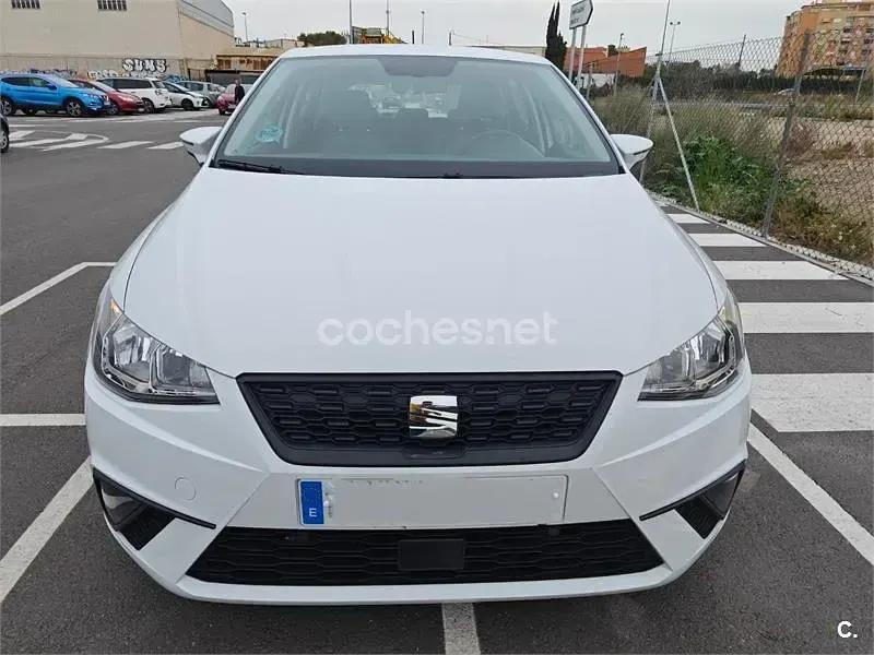 Usado Seat Ibiza Style 110 CV (80 kW) 2021 Blanco Utilitario