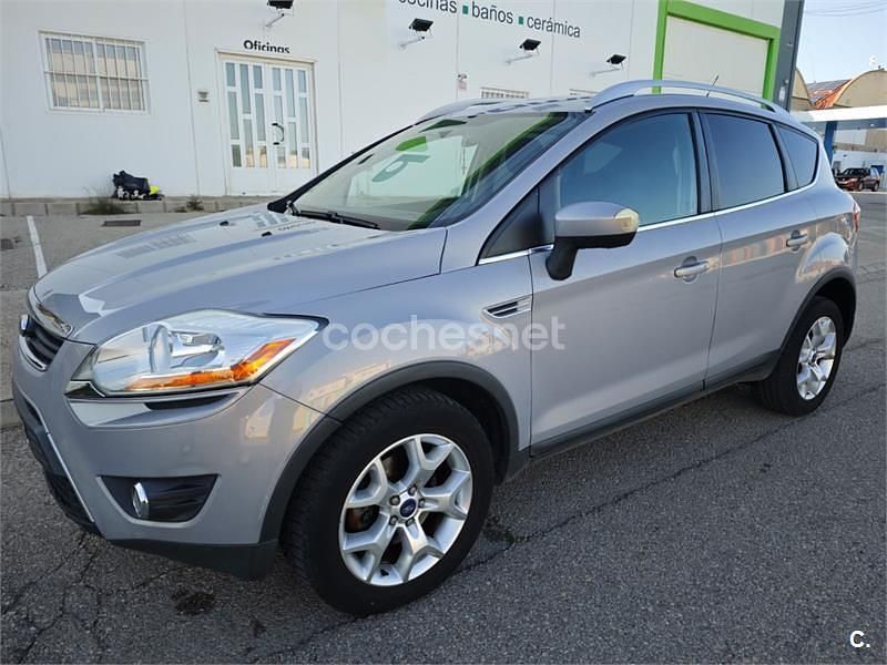 Usado Ford Kuga Trend 140 HP (102 kW) 2011 Cinzento SUV