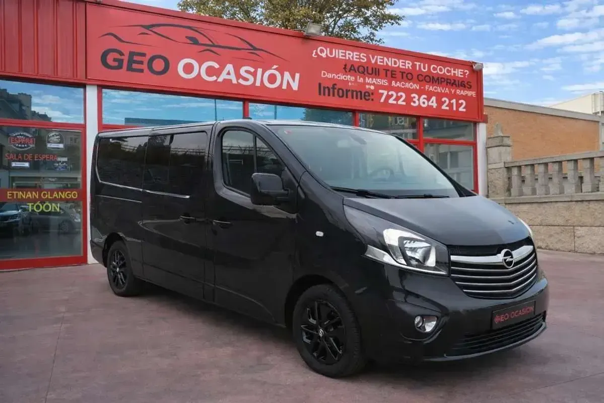 Usado Opel Vivaro S 125 CV (91 kW) 2018 Negro Monovolumen