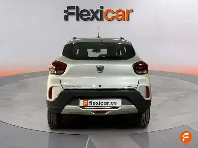 Usado Dacia Spring Comfort Plus 33 kW (45 CV) 2022 Gris Utilitario