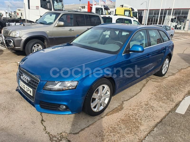 Usado Audi A4 143 CV (105 kW) 2009 Azul Familiar