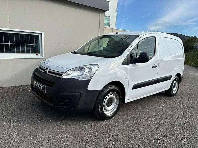 Usado Citroën Berlingo Feel 76 CV (55 kW) 2018 Blanco Monovolumen