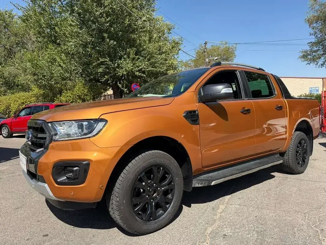 Usado Ford Ranger Wildtrack 212 CV (155 kW) 2021 Naranja Pickup/Camioneta
