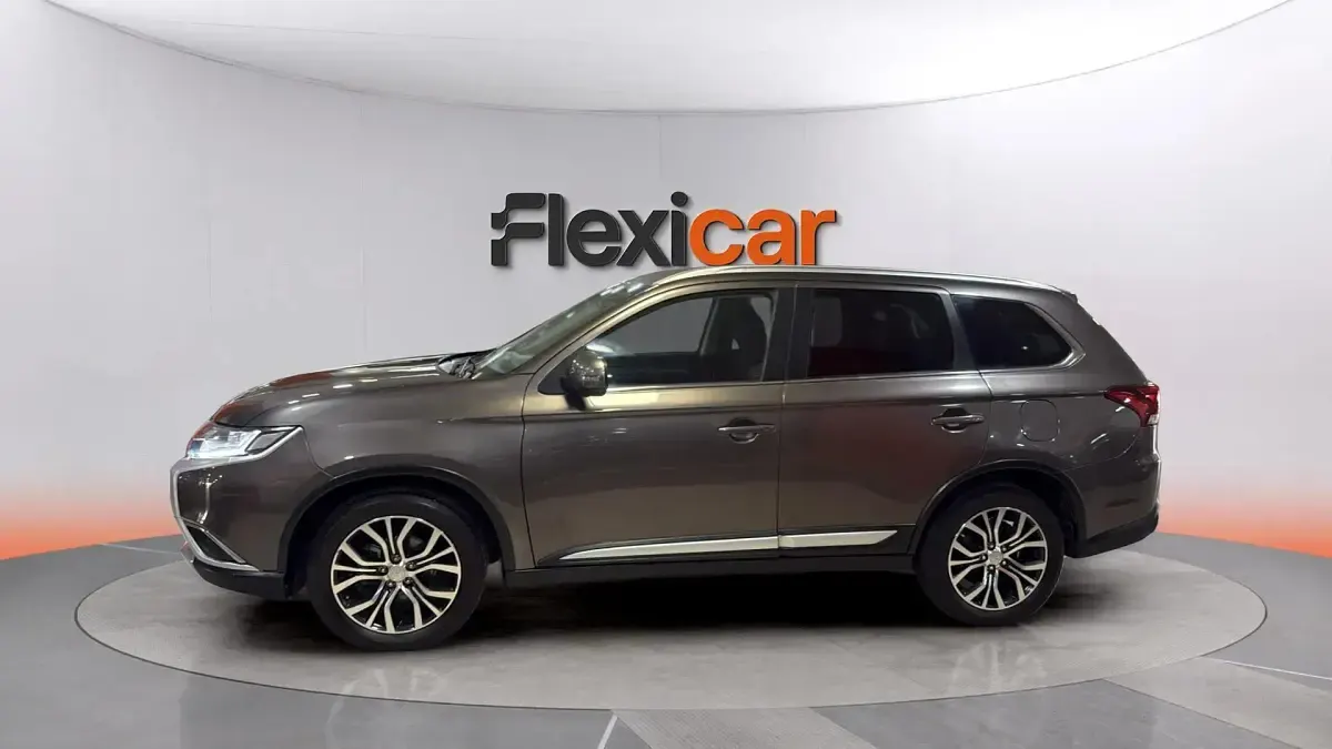 Usado Mitsubishi Outlander Motion 150 CV (110 kW) 2017 Marrón SUV