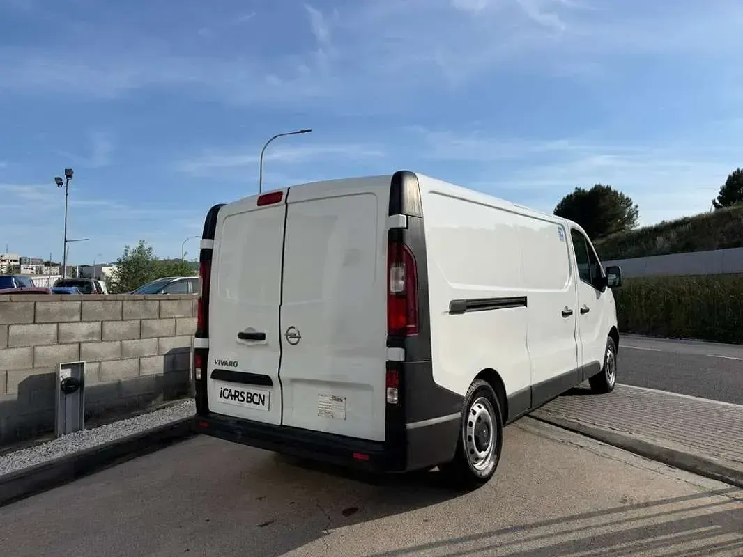 Usado Opel Vivaro Expression 95 HP (69 kW) 2018 Branco Monovolume