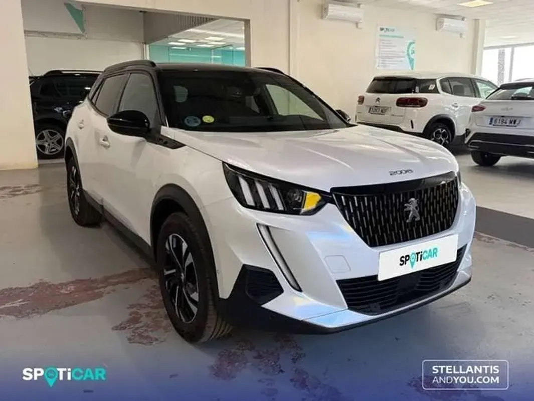 Usado Peugeot 2008 GT 131 CV (96 kW) 2023 Blanco SUV