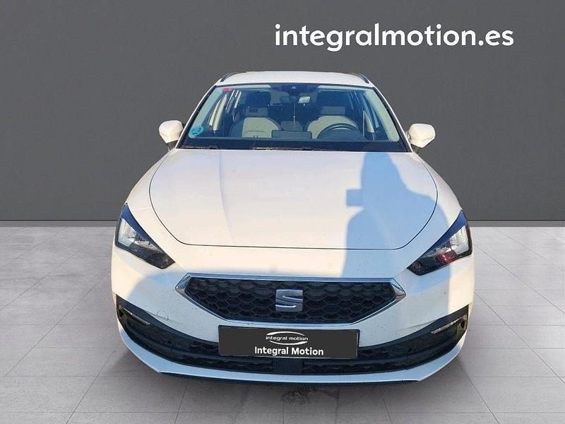 Usado Seat Leon Style 115 CV (84 kW) 2021 Blanco Familiar
