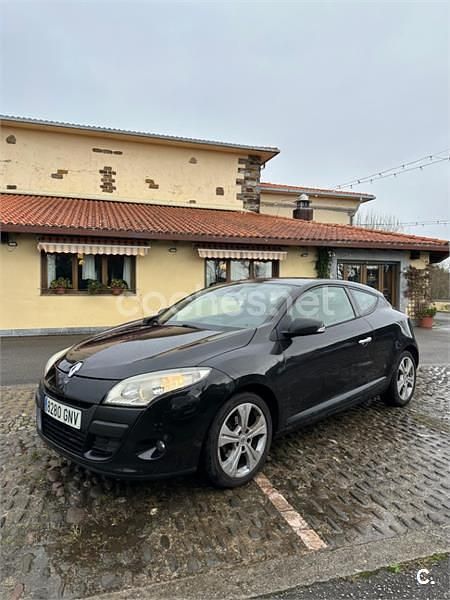 Usado Renault Mégane Dynamique 105 CV (77 kW) 2009 Negro Berlina