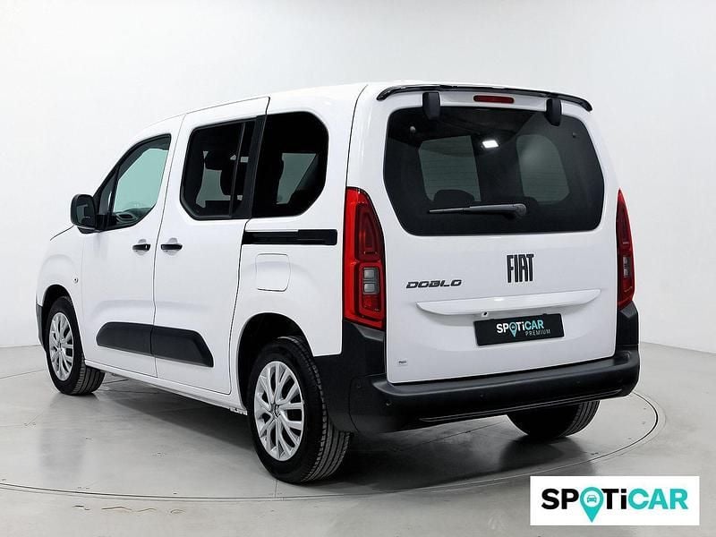 Usado Fiat Doblò 100 CV (73 kW) 2025 Blanco Monovolumen