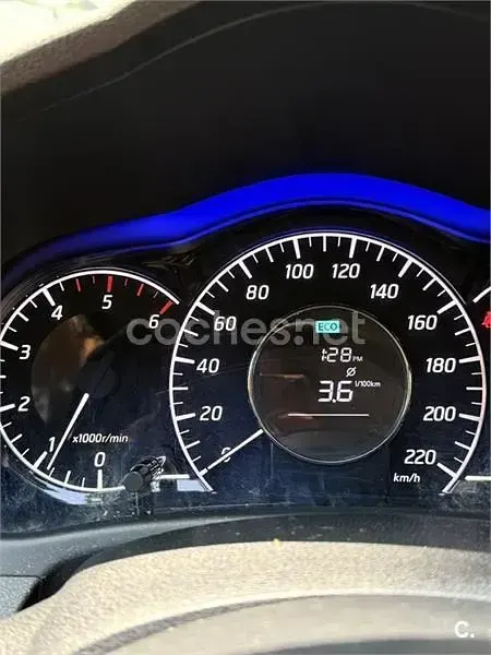 Usado Nissan Note Tekna 90 CV (66 kW) 2014 Granate Utilitario