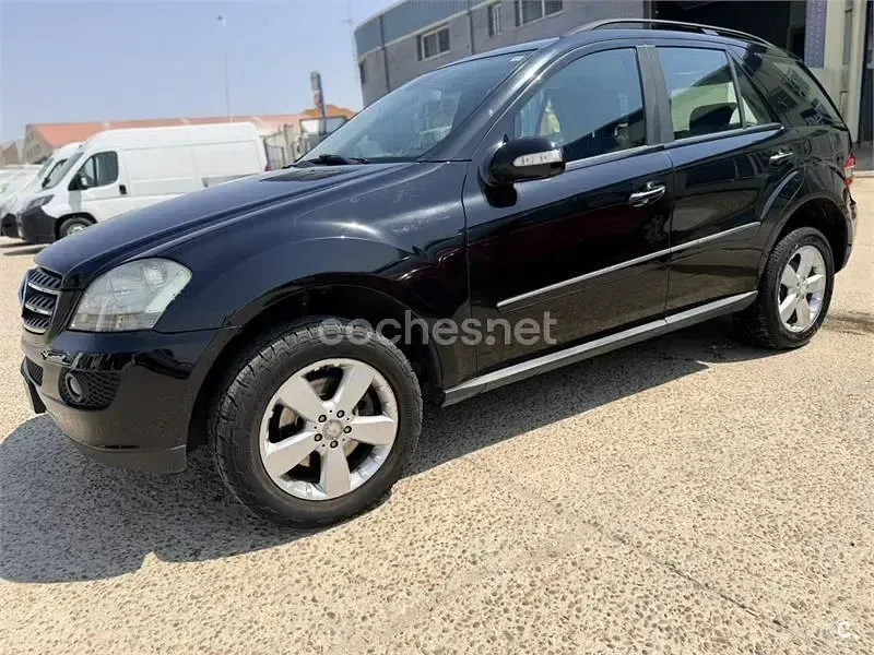 Usado Mercedes ML280 AMG Edition 1 190 CV (139 kW) 2008 Negro SUV