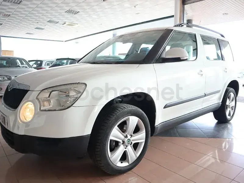 Usado Skoda Yeti Active 105 CV (77 kW) 2011 Blanco SUV