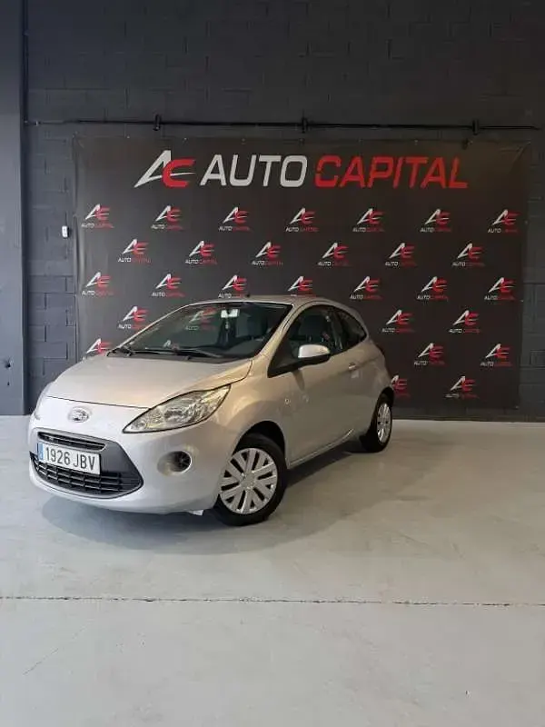 Usado Ford Ka Grand Prix III 69 CV (50 kW) 2014 Gris Utilitario