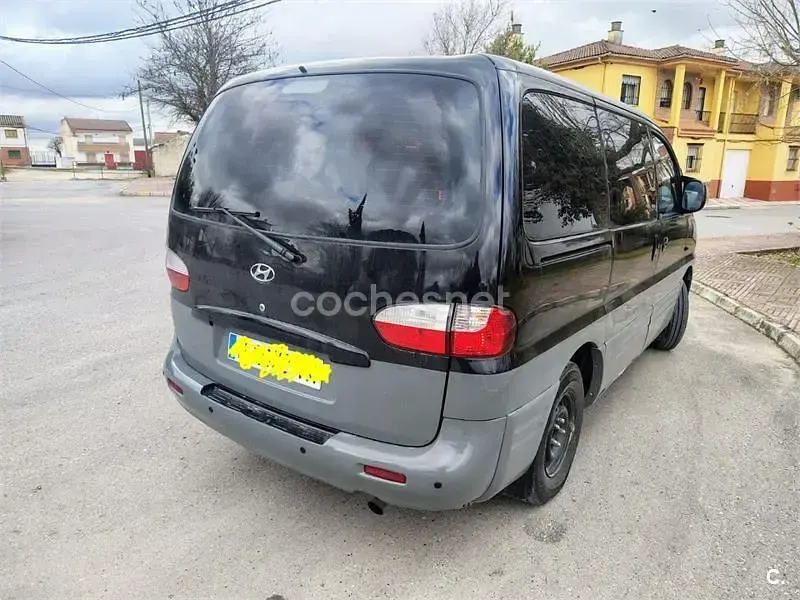Usado Hyundai H-1 85 CV (62 kW) 1999 Negro Monovolumen
