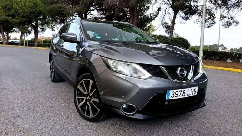 Usado Nissan Qashqai Tekna 116 CV (85 kW) 2015 Plateado SUV