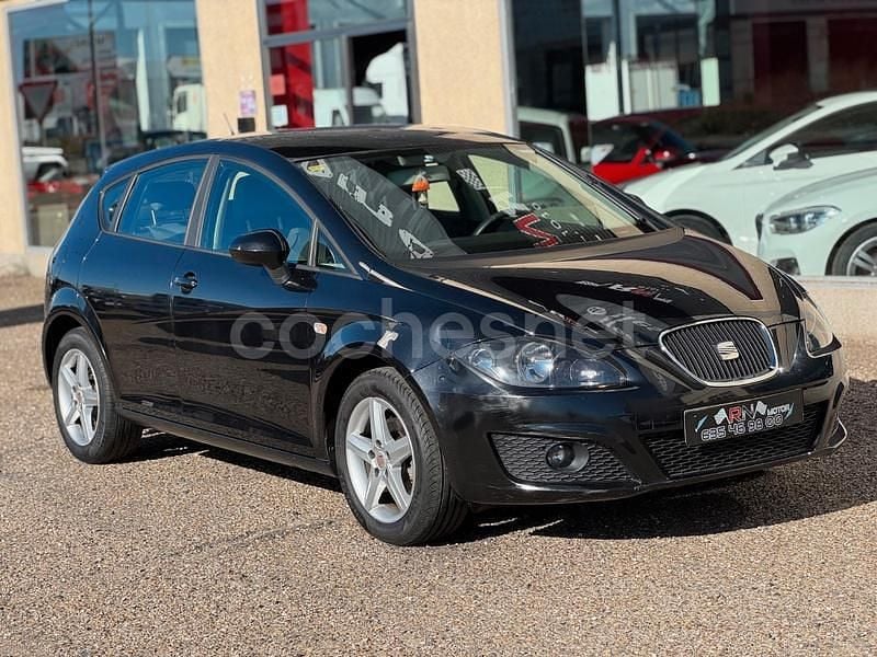 Negro Usado 2011 Seat Leon Reference Berlina | 8990 € (Precio justo) - Imagen 1/4