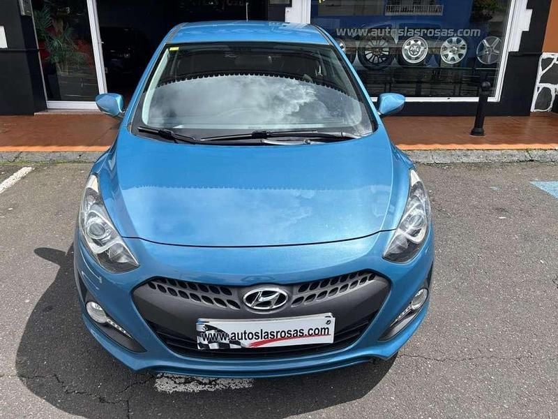 Usado Hyundai i30 101 CV (74 kW) 2014 Azul Utilitario