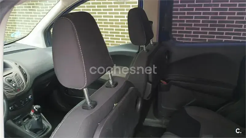 Usado Ford Tourneo Courier Ambiente 75 CV (55 kW) 2015 Azul Monovolumen
