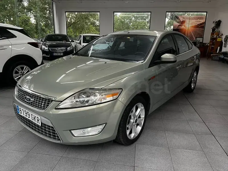 Usado Ford Mondeo Titanium 140 CV (102 kW) 2009 Gris / plata Berlina