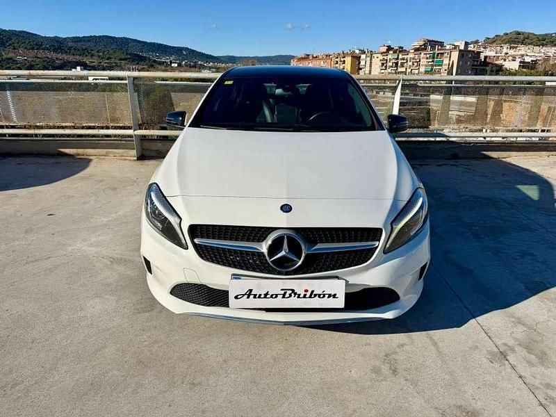 Usado Mercedes A200 AMG line 136 CV (100 kW) 2015 Blanco Utilitario