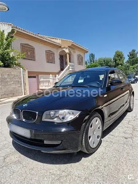 Usado BMW 118 129 CV (94 kW) 2008 Negro Utilitario