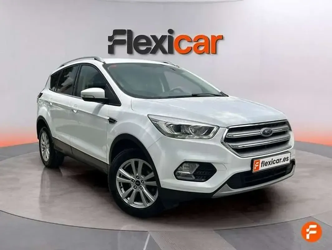 Usado Ford Kuga Trend 120 CV (88 kW) 2019 Blanco SUV