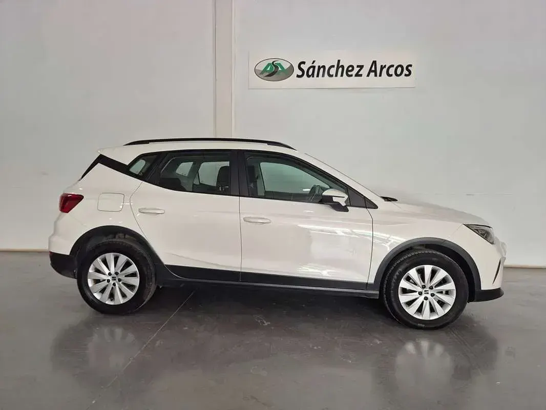 Usado Seat Arona Style 109 CV (80 kW) 2021 Blanco SUV