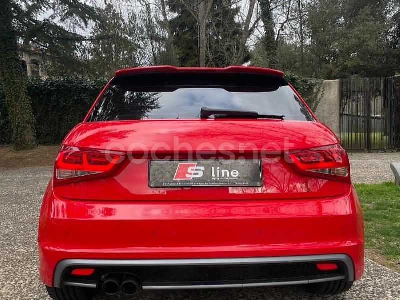 Usado Audi A1 Attraction 122 CV (89 kW) 2011 Rojo Utilitario