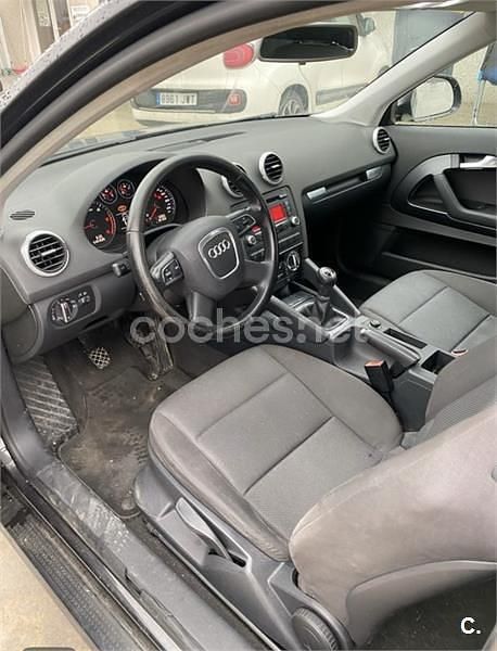 Usado Audi A3 Ambition 105 CV (77 kW) 2010 Negro Utilitario