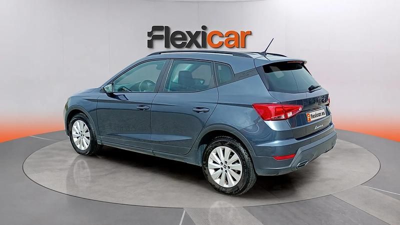 Usado Seat Arona Xperience 110 CV (80 kW) 2022 Gris SUV