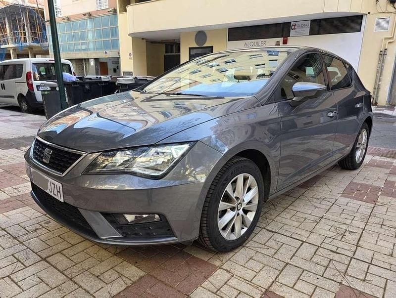 Usado Seat Leon Style 110 HP (80 kW) 2017 Cinzento Citadino