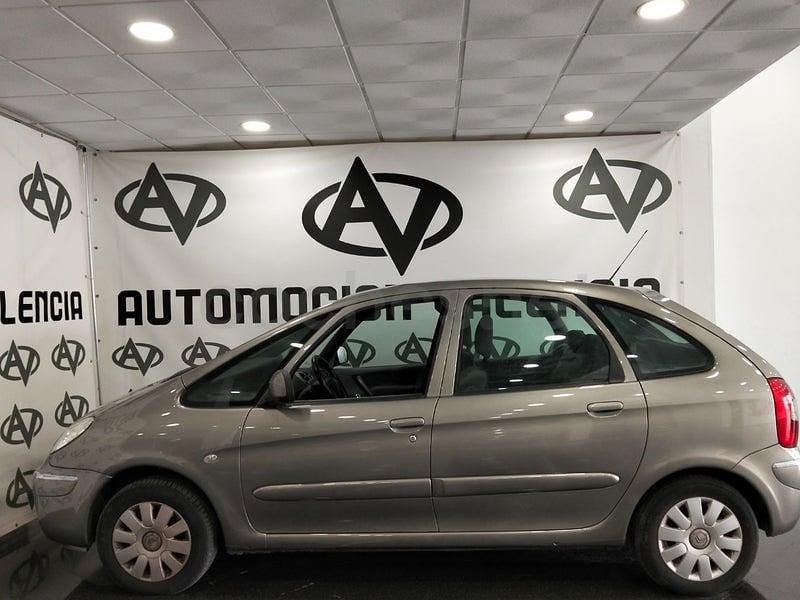 Usado Citroën Xsara Picasso Exclusive 92 CV (67 kW) 2011 Beige Monovolumen